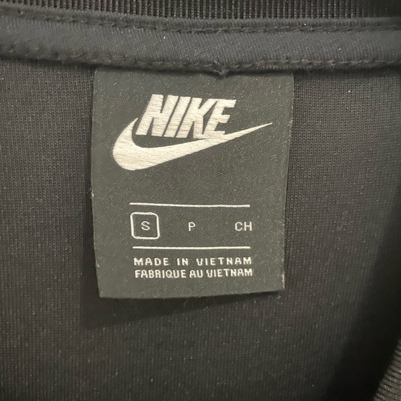 Nike Sweatshirt with Detailed Sleeve - Picture 5 of 5